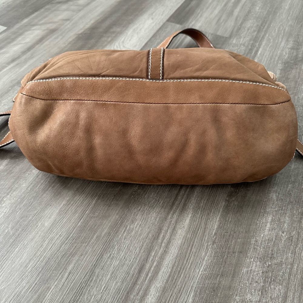 Burberry Tan Leather Tote Bag - Picture 2 of 12